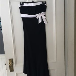 Black and white strapless dress